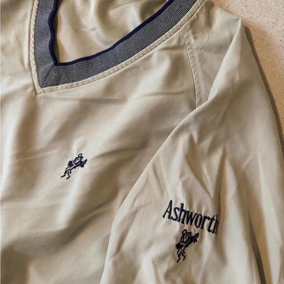 Vintage Ashworth Khaki and Navy V-Neck Pullover - Picture 4 of 9